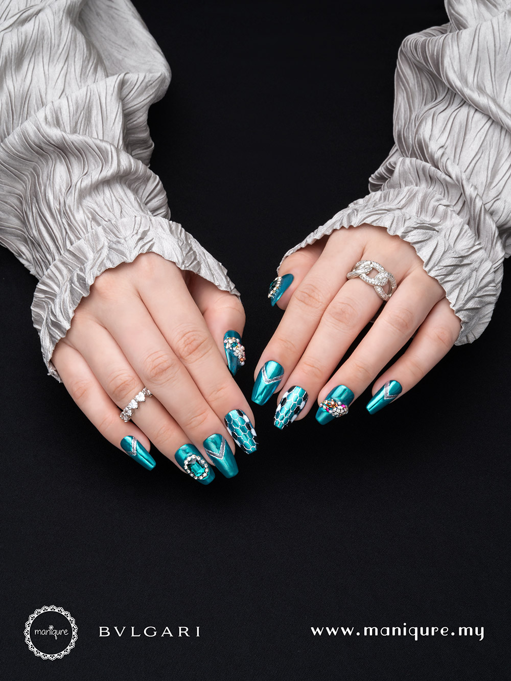 BVLGARI Christmas Nails