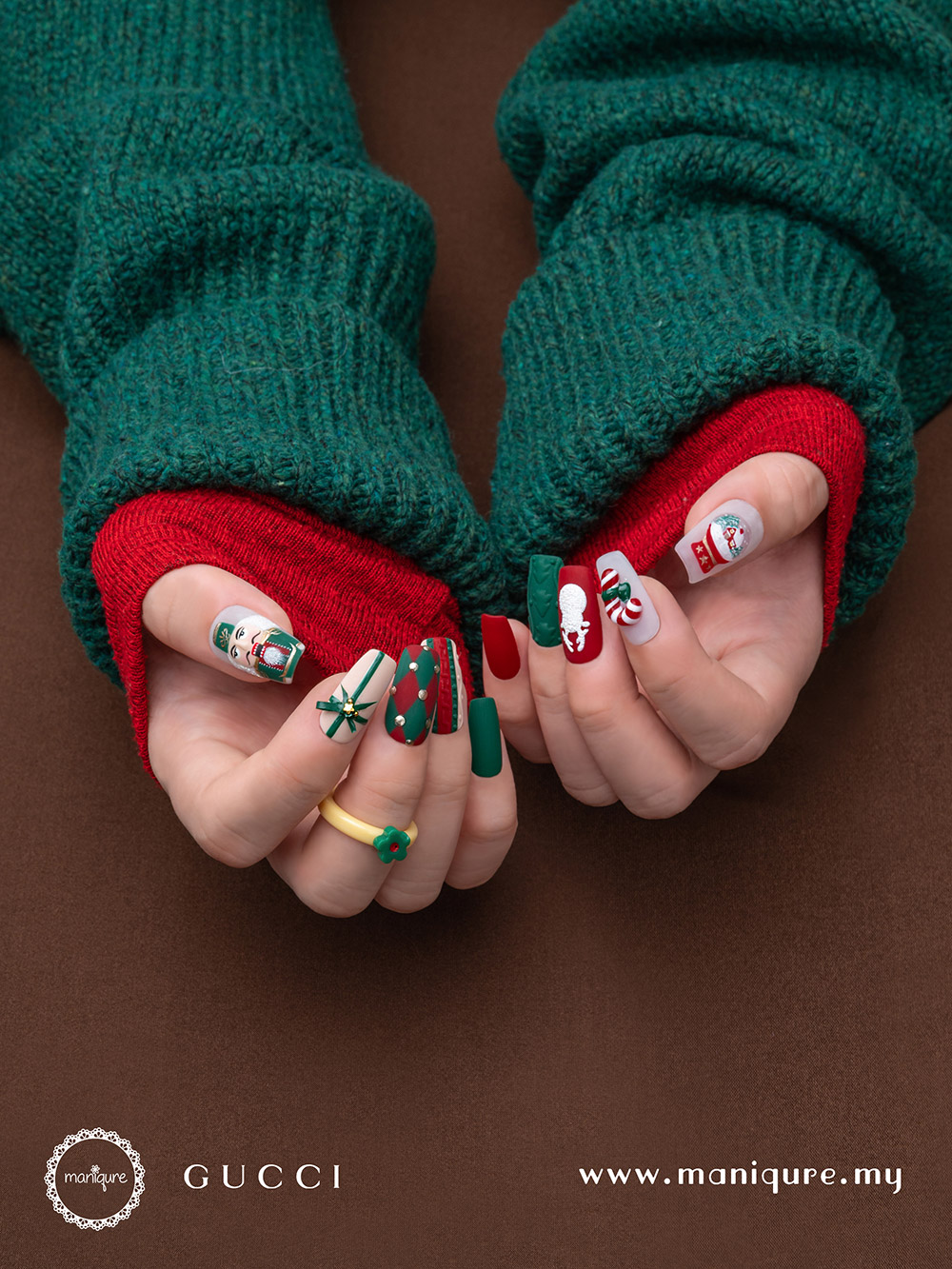 Gucci Christmas Nails