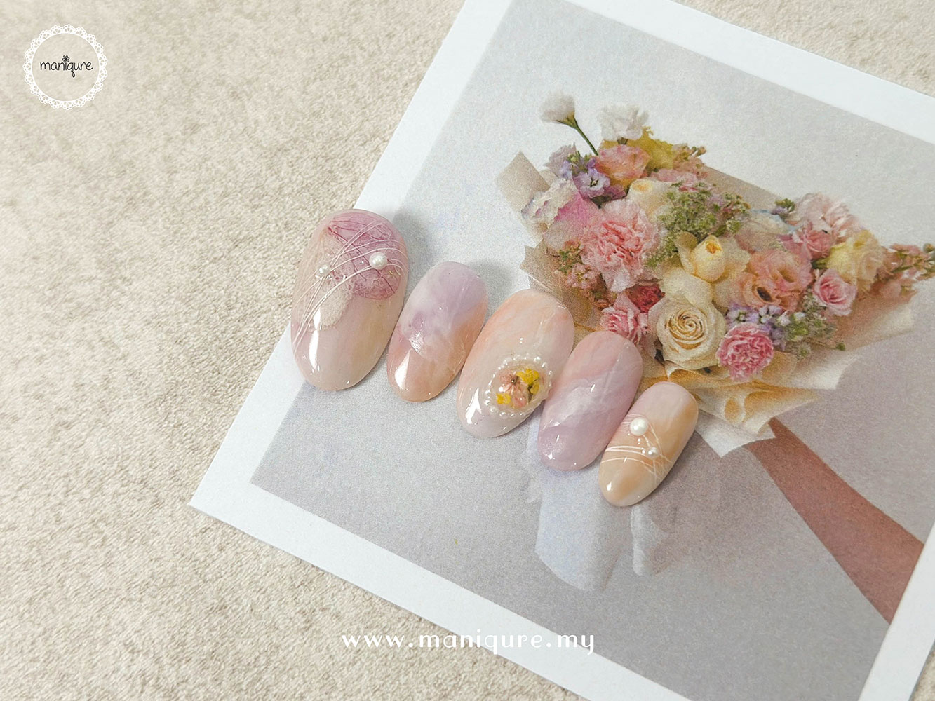 Flowie Nails